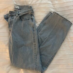 Abercrombie 90s Relaxed Jean High Rise